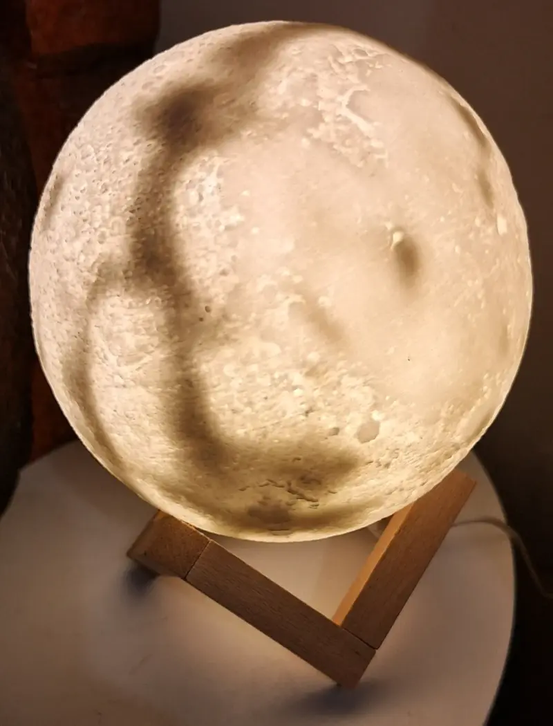 Lámpara LED forma de luna - 1