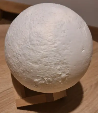 Lámpara LED forma de luna - miniatura 4