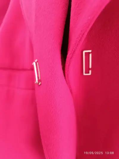 Hermoso chaquetón rojo - miniatura 5