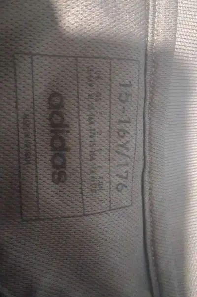 Polera gris Adidas deportiva - miniatura 3