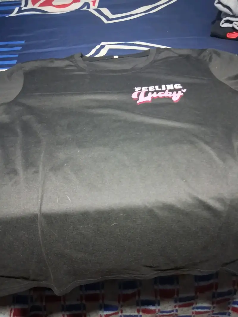 Polera negra 'Feeling Lucky'