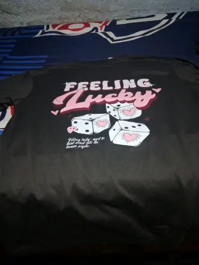 Polera negra 'Feeling Lucky' - miniatura 2