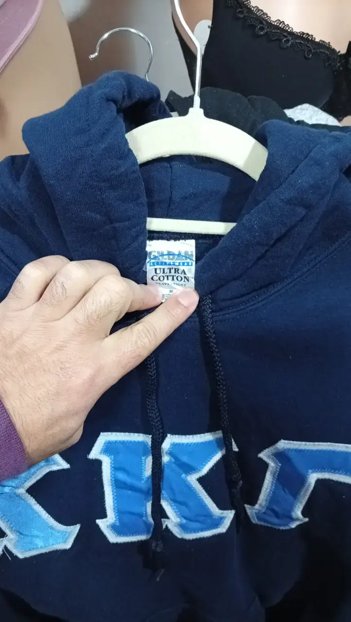 Polerón azul con letras KKG y Capucha - 2