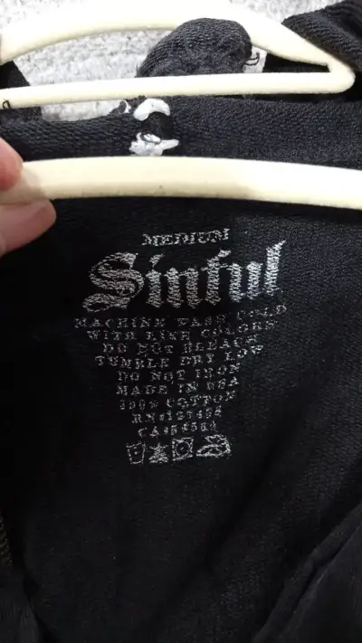 Polerón Sinful Negro con Capucha - miniatura 3