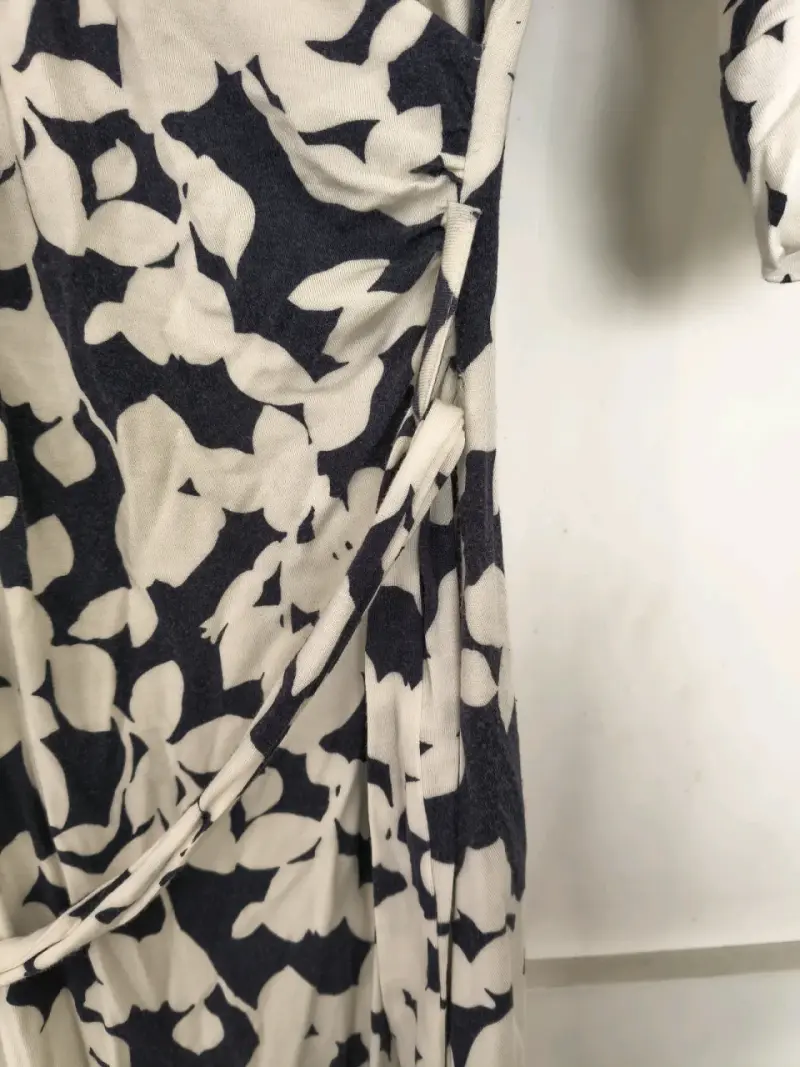 Vestido floral blanco y negro - 2