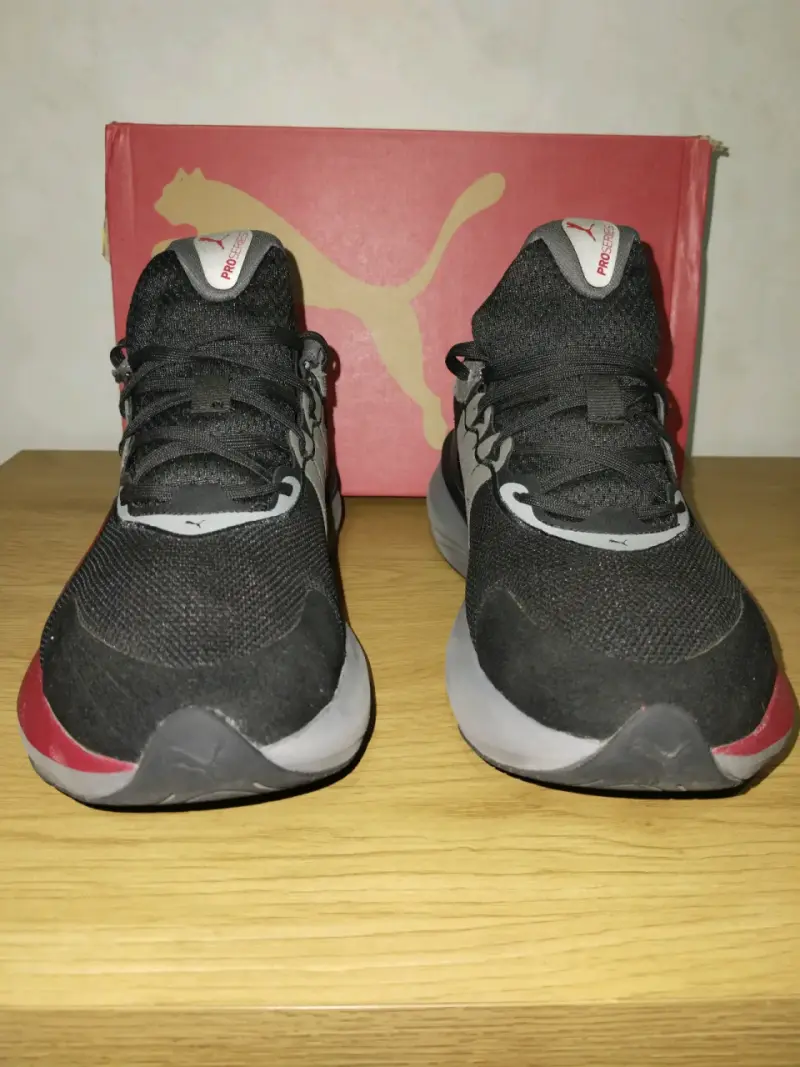 Zapatillas deportivas negras y rojas - 3