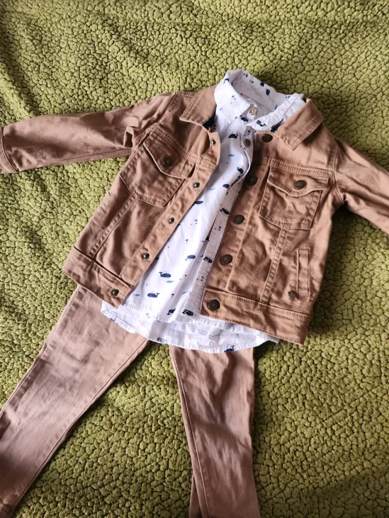 Conjunto infantil chaqueta y pantalón