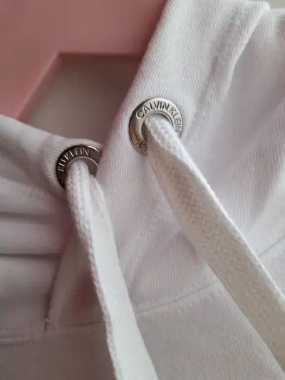 Vestido deportivo CK blanco con capucha - miniatura 2