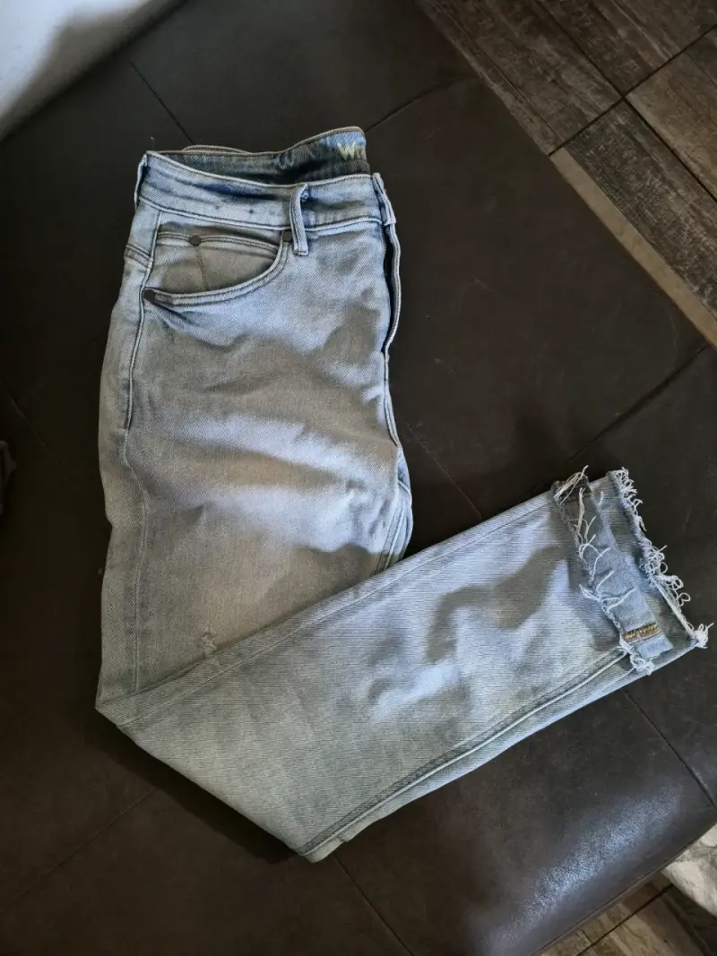 Jeans claros desgastados - 1
