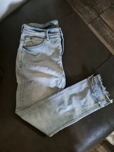 Jeans claros desgastados - miniatura 1