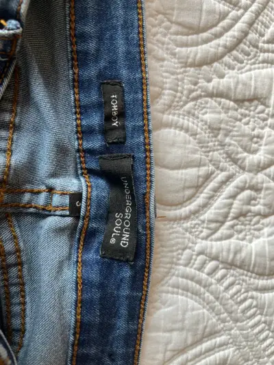 Jeans desgastados para hombre - miniatura 3