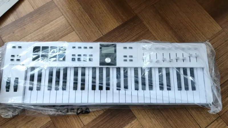 Teclado MIDI Arturia KeyLab essential 49 MK 3 - 1