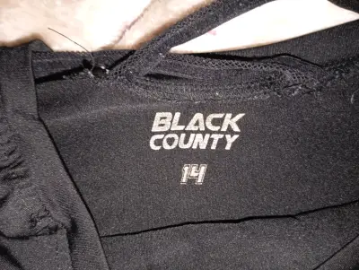 Polera negra Black County - miniatura 3
