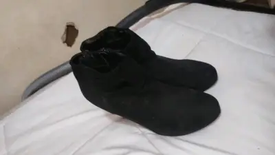 Botines negros de gamuza - miniatura 2