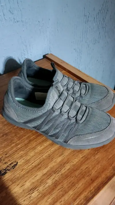 Zapatillas deportivas grises - miniatura 1