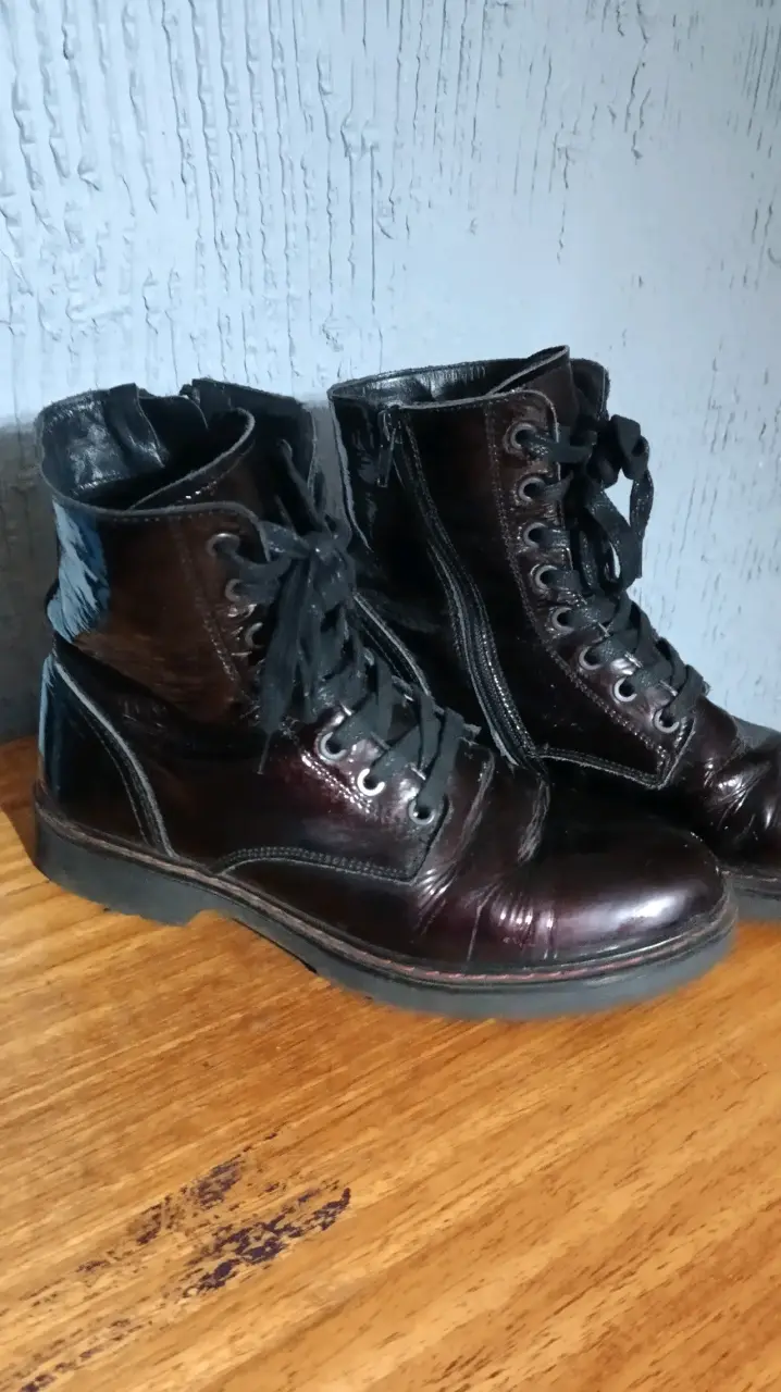 Botas de cuero negro con cordones - 2