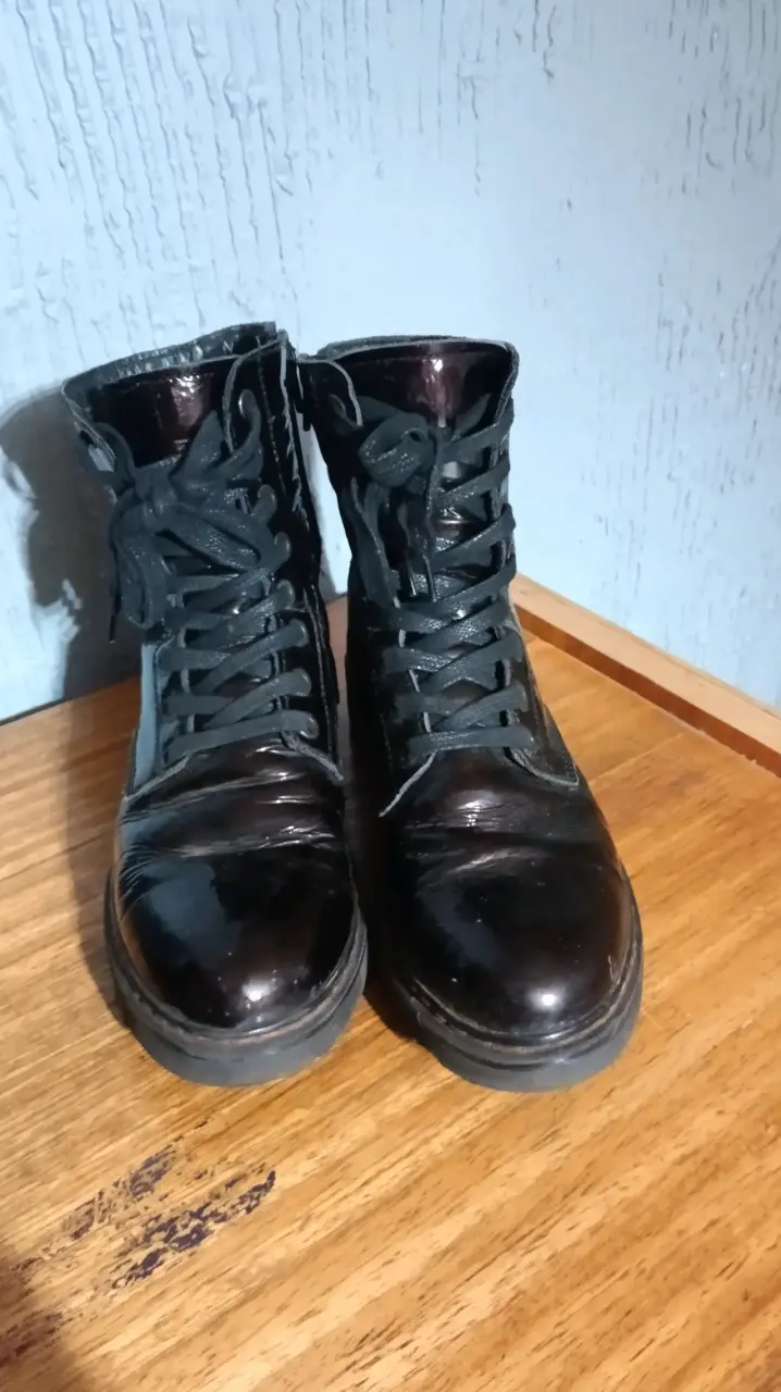 Botas de cuero negro con cordones - 3