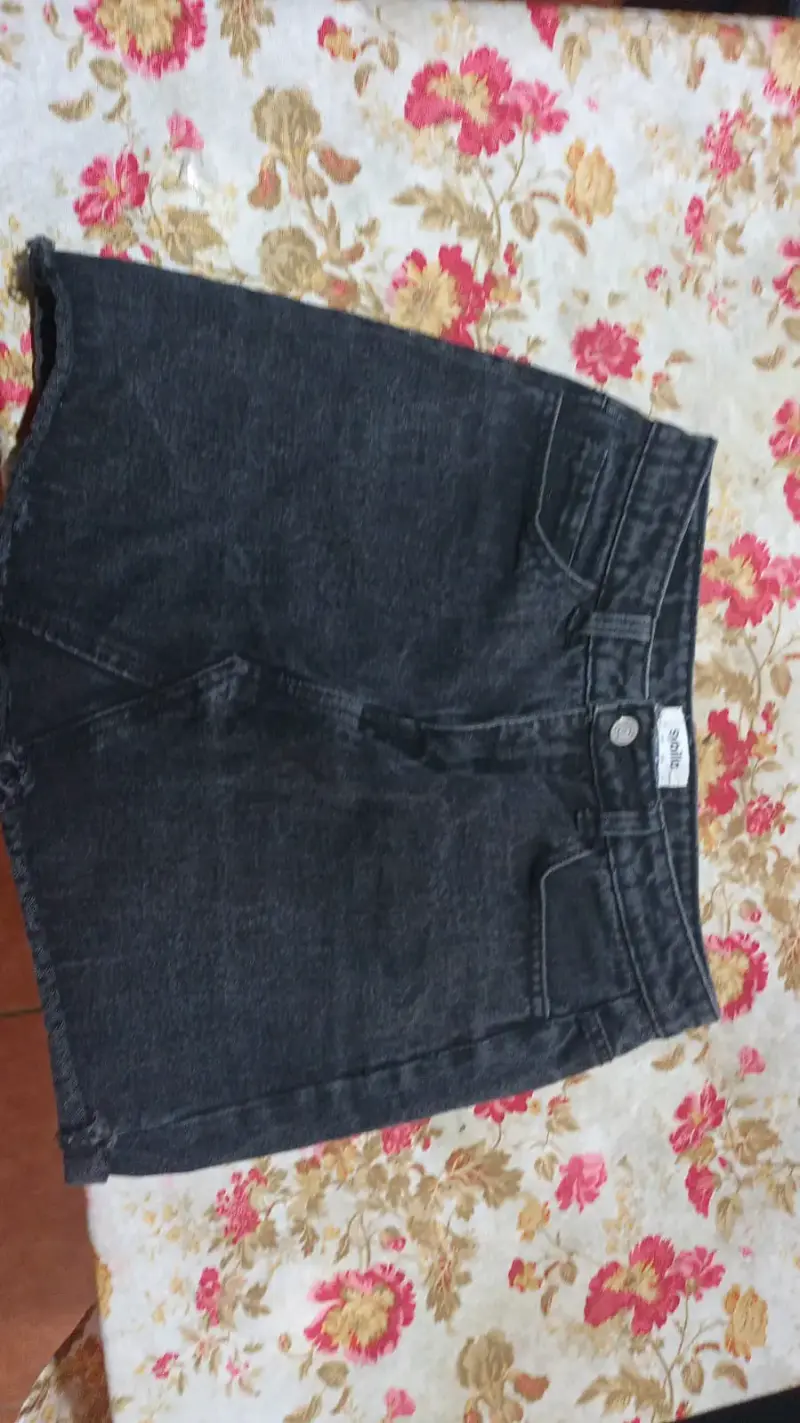 Shorts de mezclilla negros