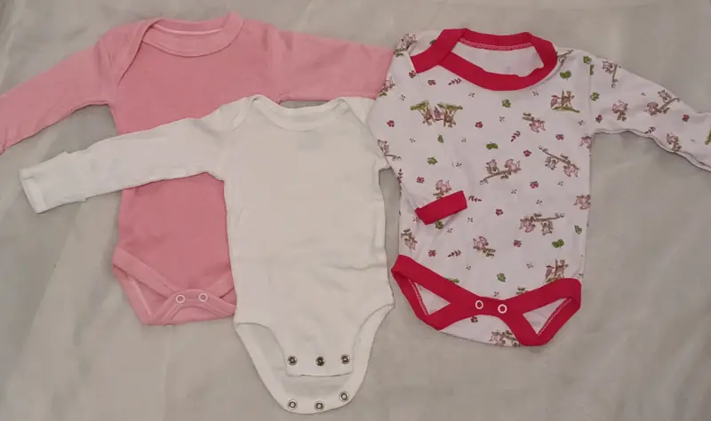 Pack de 3 bodies para bebé Talla 3 meses