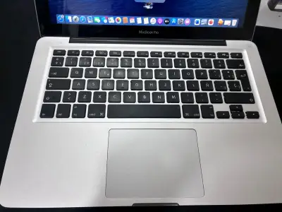 Laptop MacBook Pro 2012, usada en excelente estado - miniatura 1