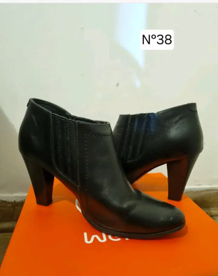 Botas negras con forro talla 40 - 4