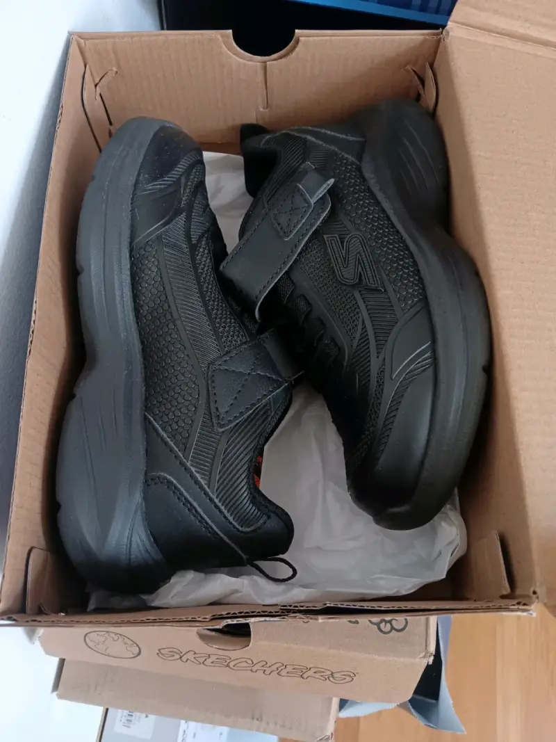 Zapatillas negras Skechers para niños - 1