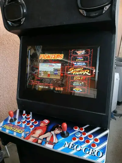 Máquina arcade con juegos retro - miniatura 2