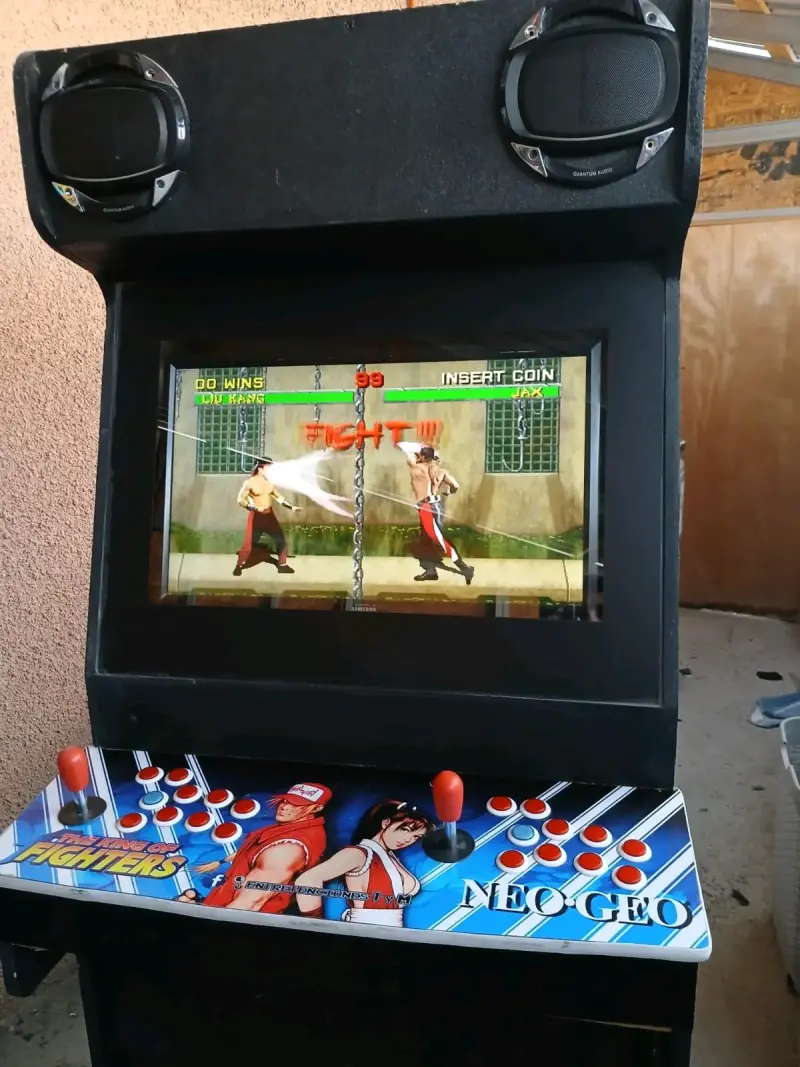 Máquina arcade con juegos retro - 3