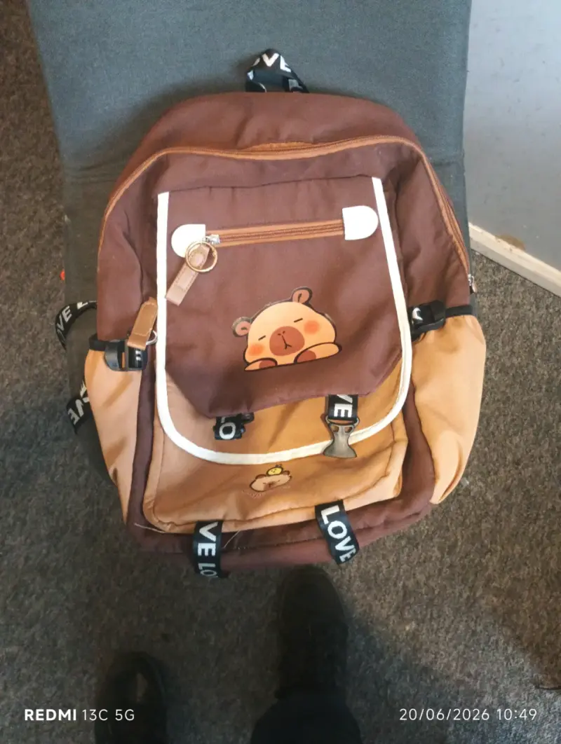 Mochila marrón con diseño de oso - 1