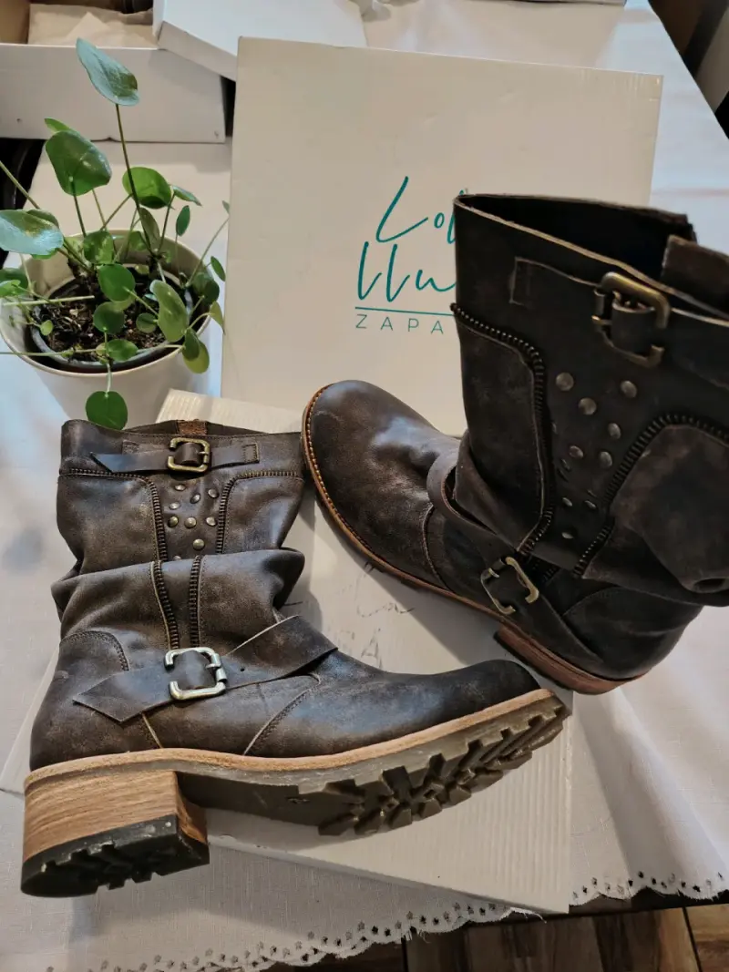 Botas de cuero marrón Lola Llusa