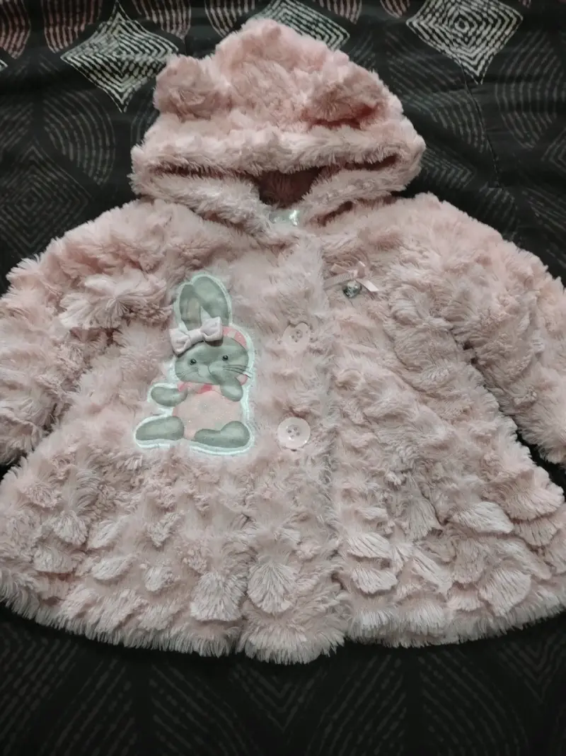 Abrigo rosado para bebé con capucha - 1
