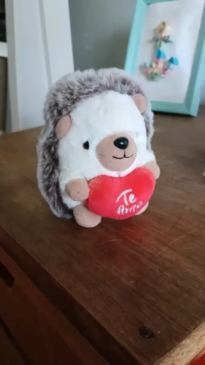 Peluche erizo con corazón - miniatura 3