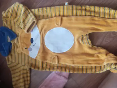 Enterito de bebé amarillo con oso - miniatura 1