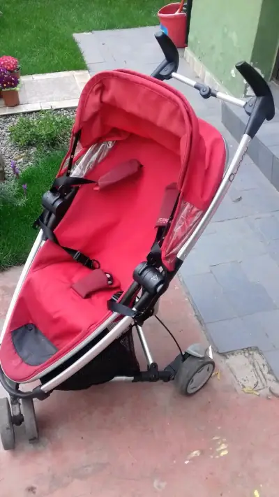 Cochecito Quinny modelo Zapp rojo compacto - miniatura 2