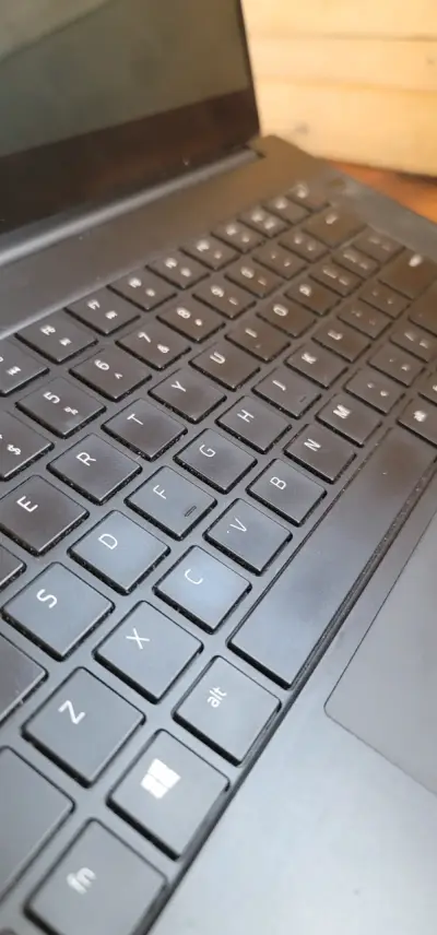 Notebook portátil negro usado - miniatura 2