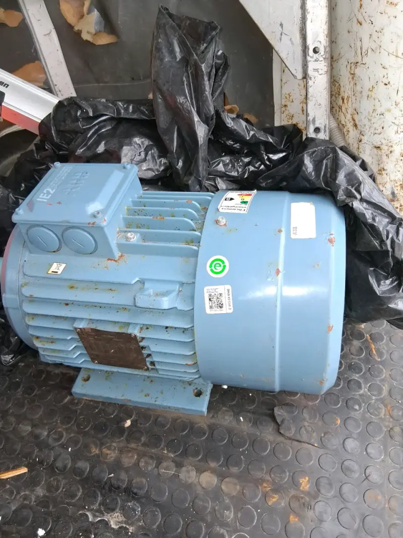 Motor eléctrico trifásico nuevo de 7.5kv 6 polos - 1