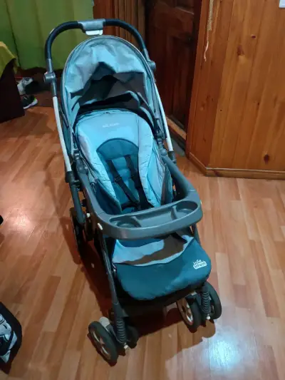 Coche de bebé azul - miniatura 1