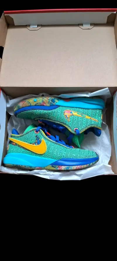 Zapatillas deportivas  niño Nike Lebron 20 - miniatura 1