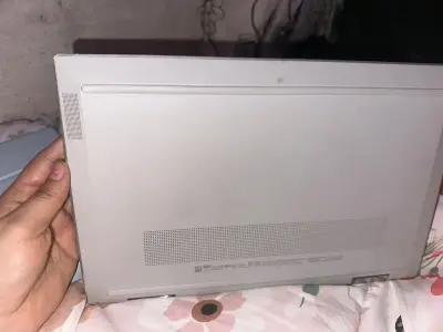 Notebook HP Pavilion i3 - miniatura 3
