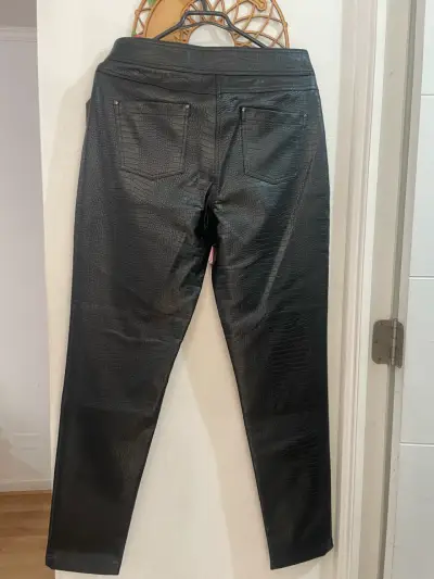 Pantalones cuero negro estampado talla 38 - miniatura 5