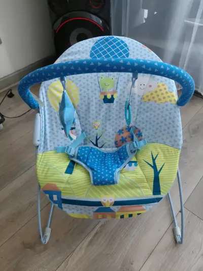Silla mecedora para bebé - miniatura 1