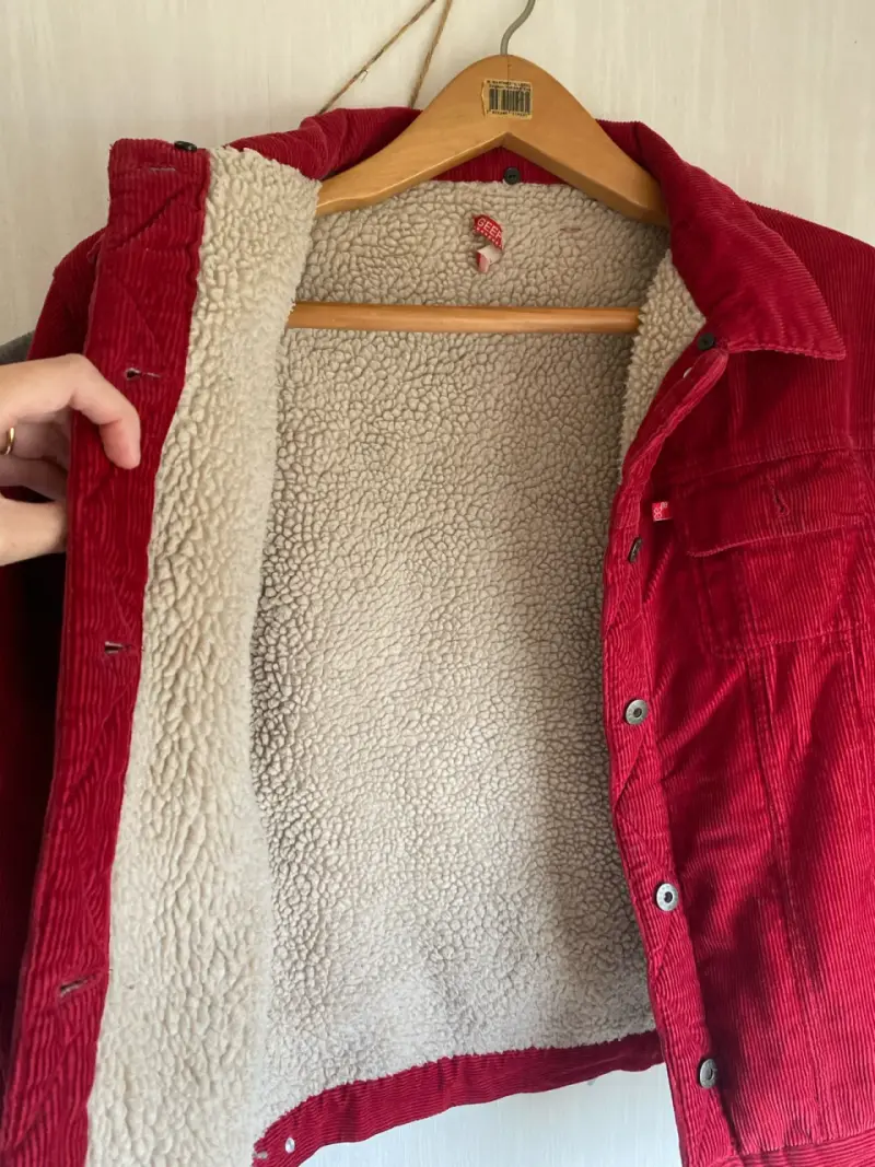 Chaqueta roja de cotele con chiporro - 3