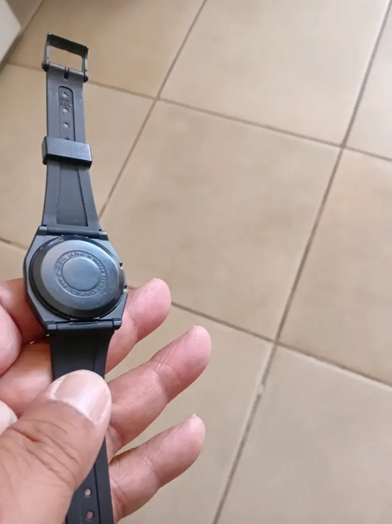Reloj Casio clásico negro F-23w - 2