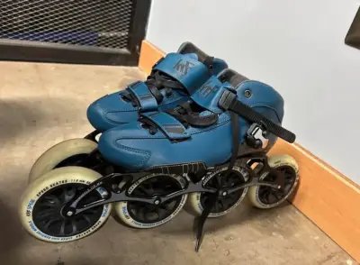 Patines en línea azules - miniatura 1