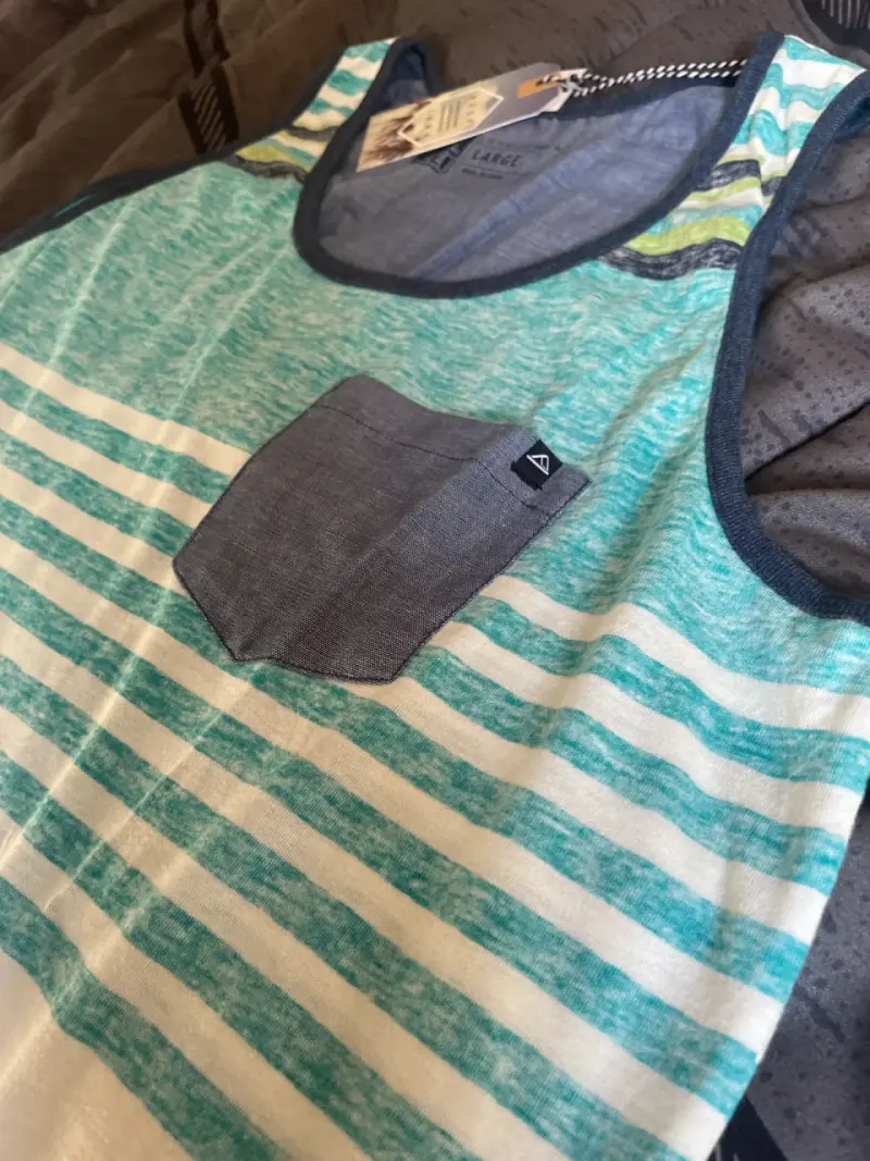 Polera Reef sin mangas a rayas. Talla L. Nueva - 2