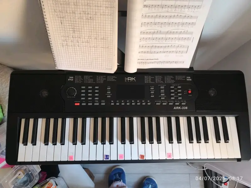 Teclado electrónico con soporte - 2