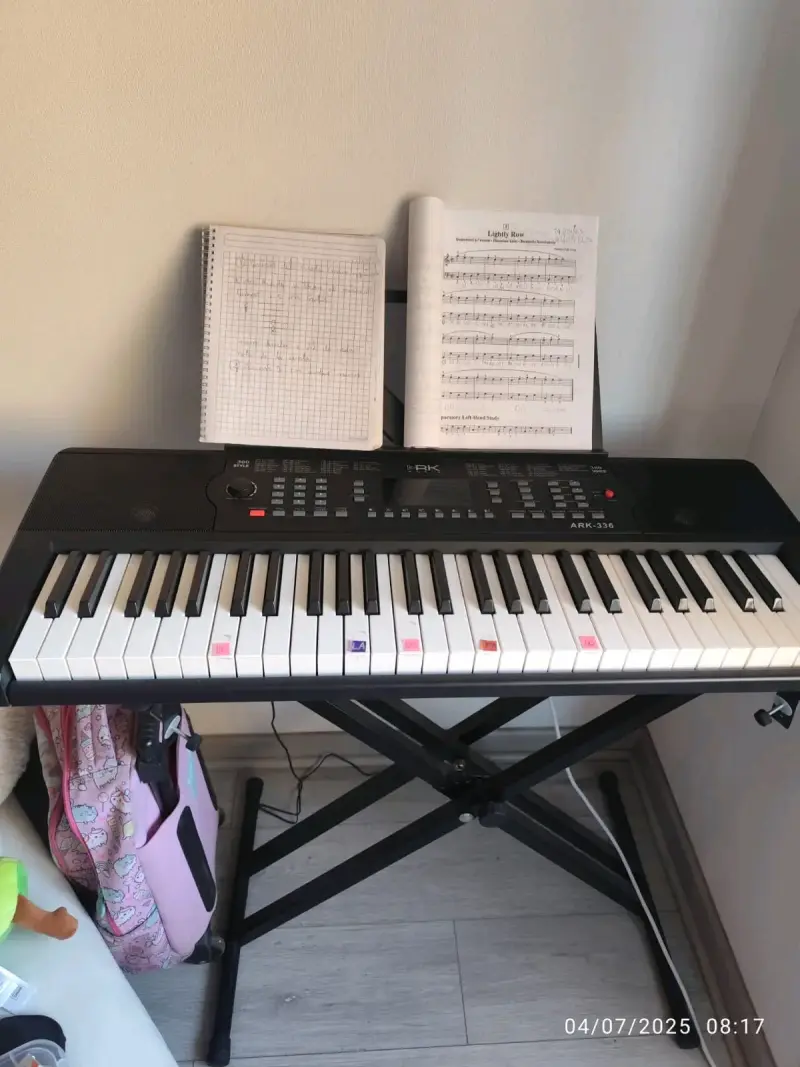 Teclado electrónico con soporte - 3