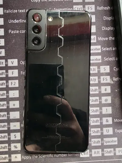 Teléfono móvil en buen estado - miniatura 5
