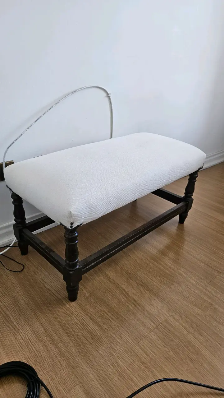 Banco tapizado blanco vintage - 2