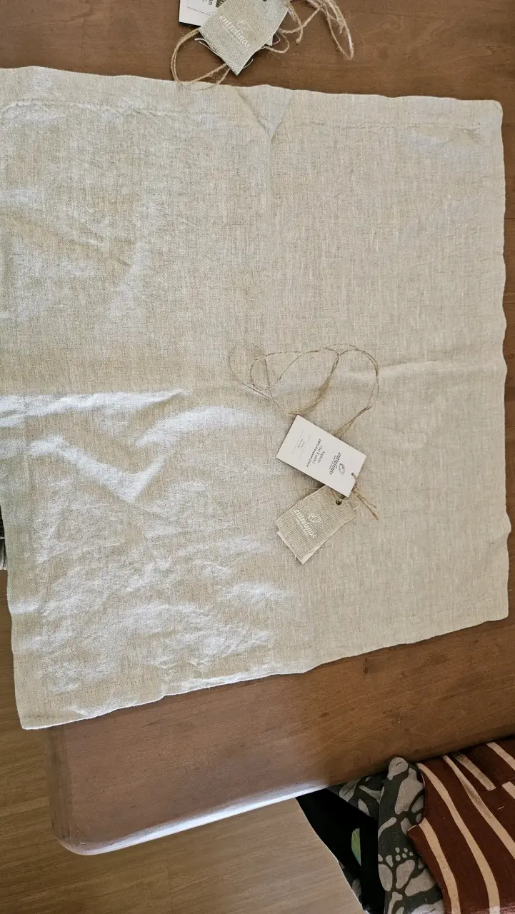 Servilletas y camino de mesa beige lino - 3